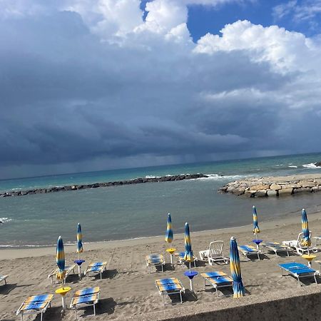 Bistrot Del Mare Apartment Santo Stefano al Mare Exterior photo